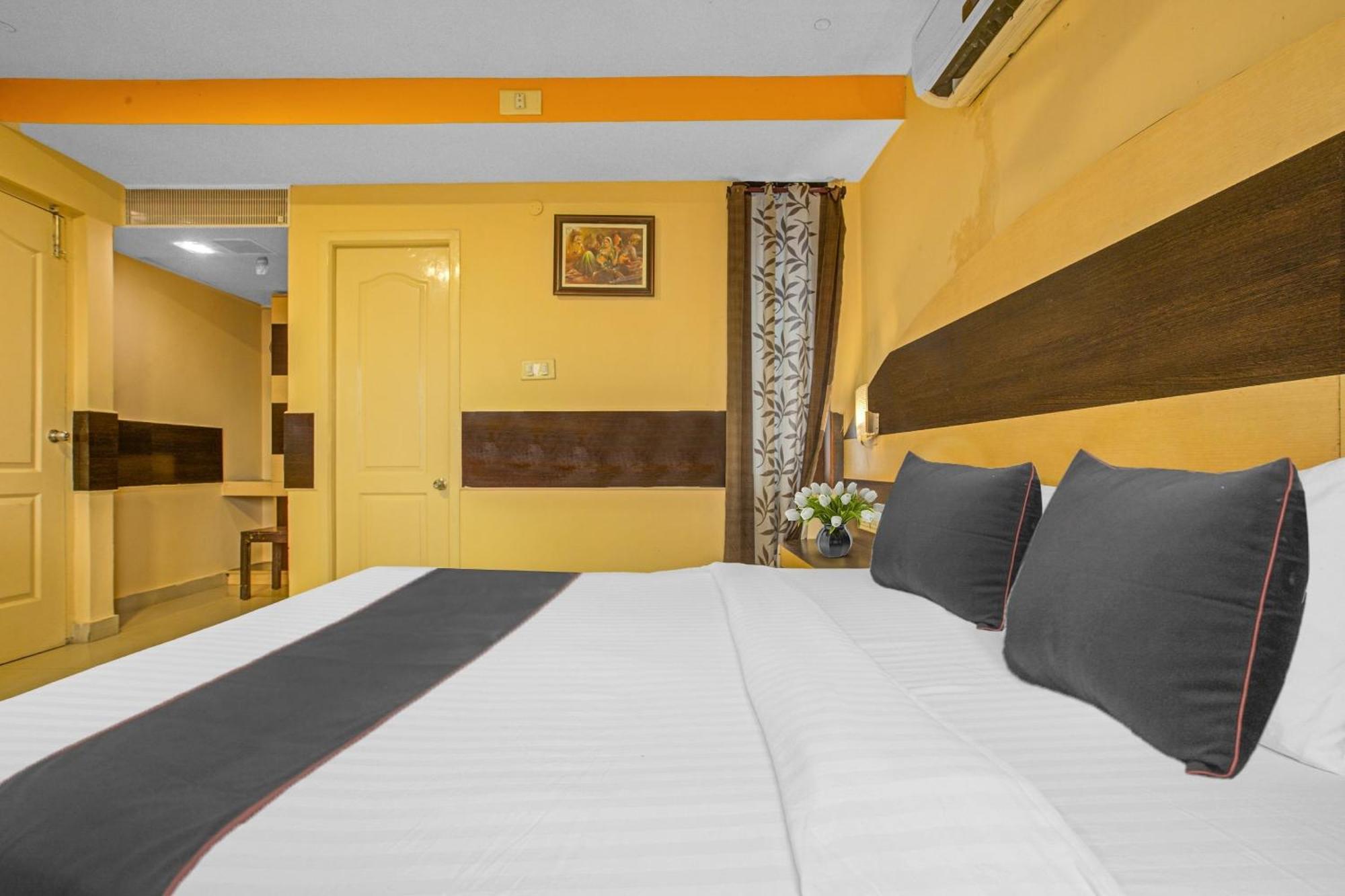 Collection O Mgr Inn Puducherry Buitenkant foto