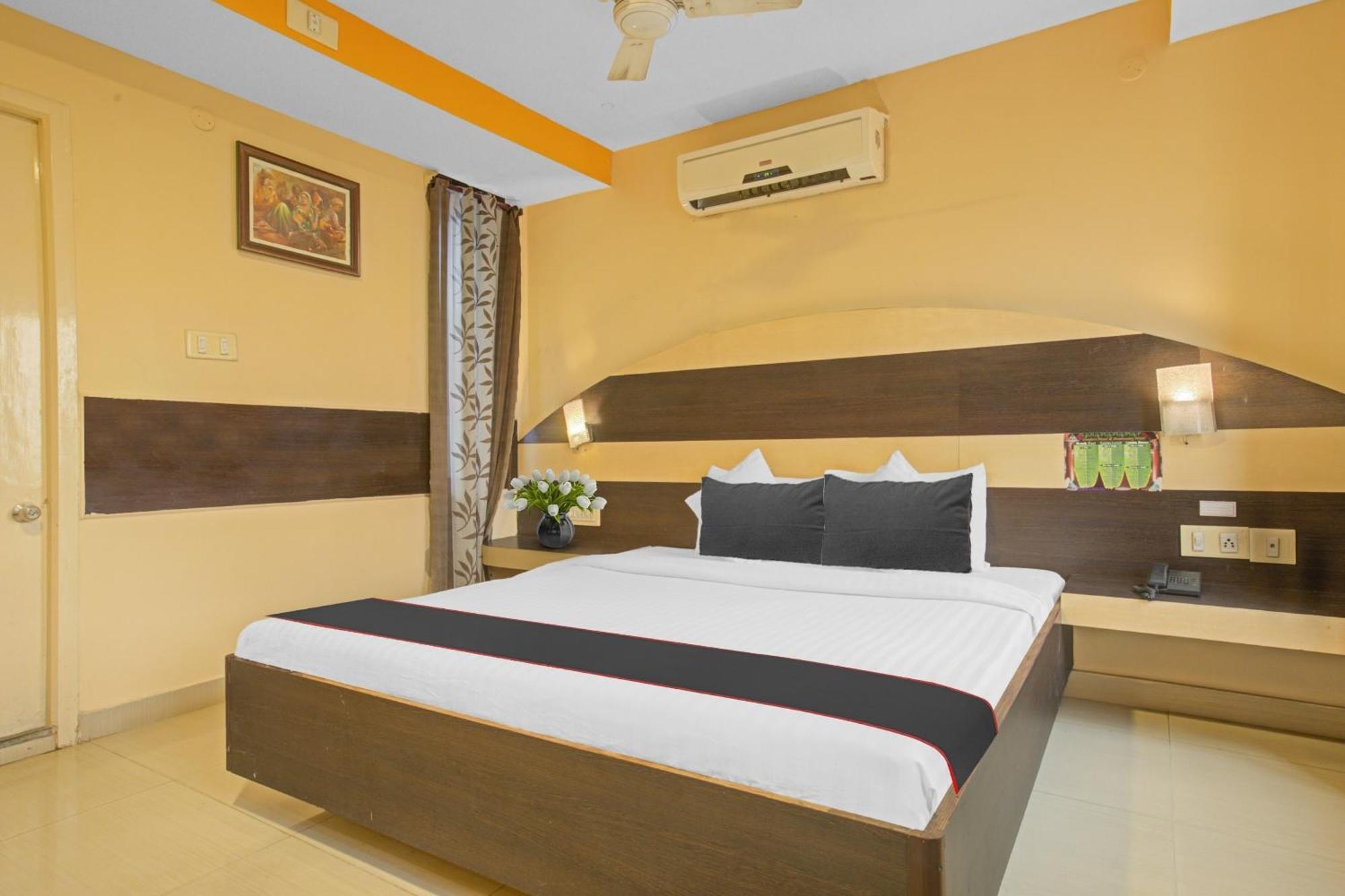 Collection O Mgr Inn Puducherry Buitenkant foto